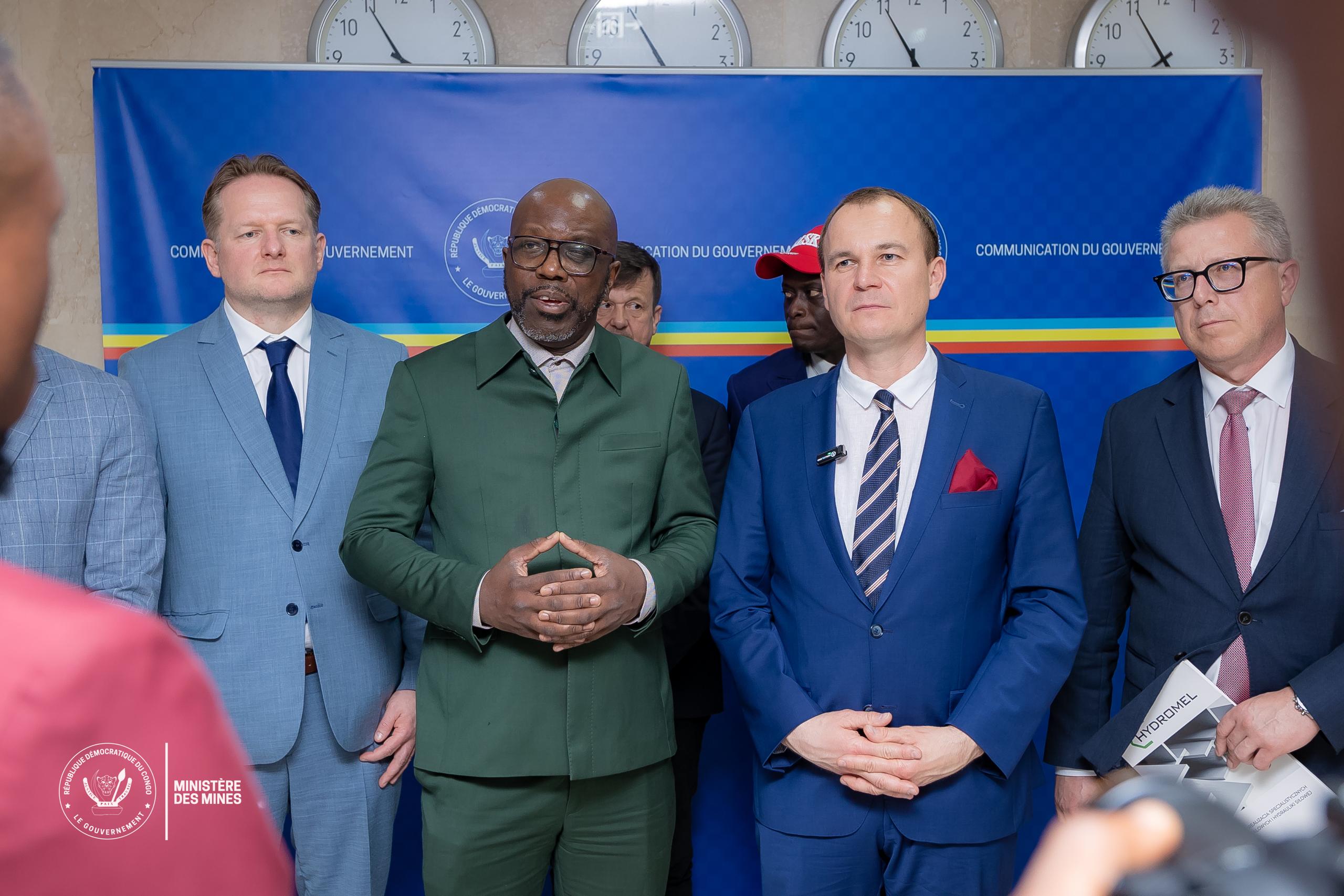 Polish Investors Meet the Minister of Mines — 1/12